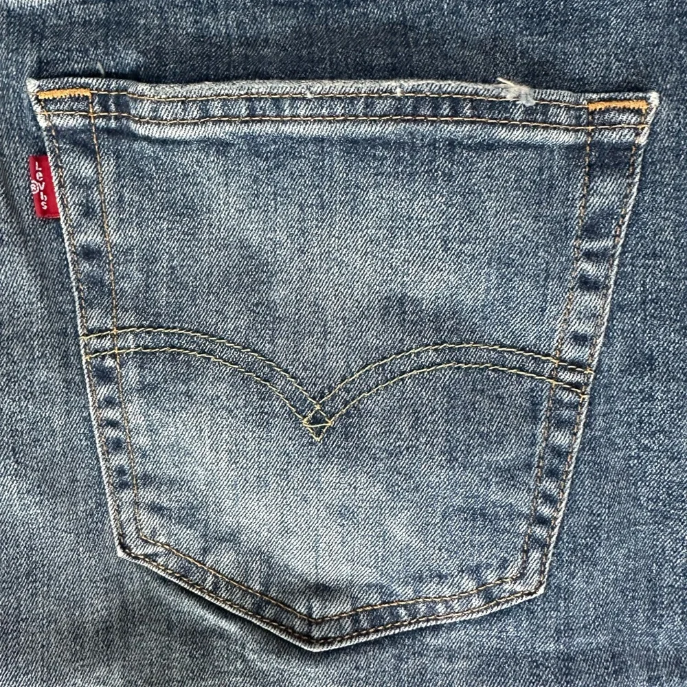 Levi's 505 40 32 jean’s blue Relaxed straight with Distressed Details men’s